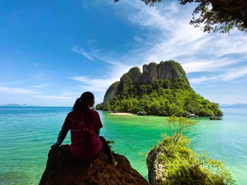 Ao Nang: 4 Islands Day Tour by Speedboat or Longtail Boat - Poda Island: lunch, swimming, and why this stop feels like a break