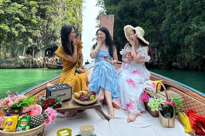 From Krabi: Great Cheow Lan Lake Day Trip with Lunch at PhuTawan - Lunch at Phu Tawan floating restaurant: why it’s worth anchoring your day