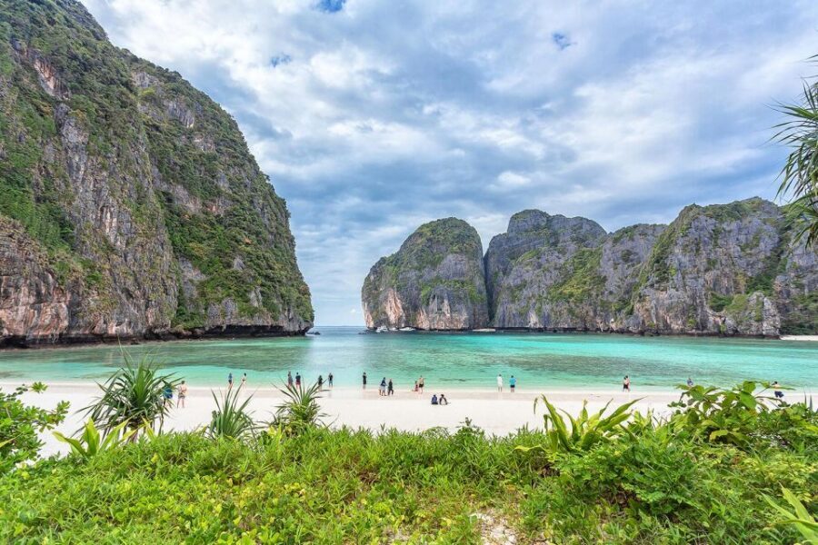 From Phi Phi: Sunrise Maya Bay, Pileh Lagoon Speedboat Tour - Sunrise over Maya Bay: why this timing is the whole point