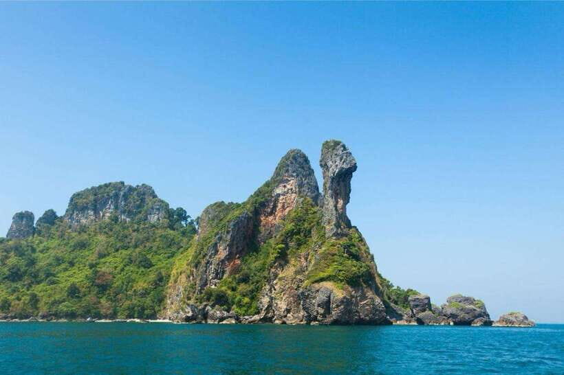 Krabi: 4 Islands Longtail Boat Tour with Lunch - Tup Island sandbank magic: when low tide turns a boat day into a walk