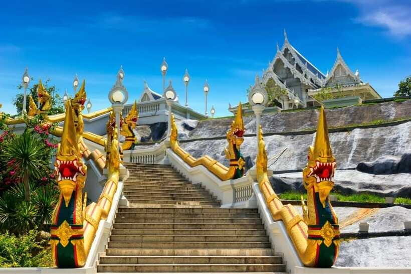 Krabi: Emerald Pool, Hot Springs & Krabi Town Day Tour - Muang Krabi: Landmarks, Black Crab Statue Photos, and Market Time