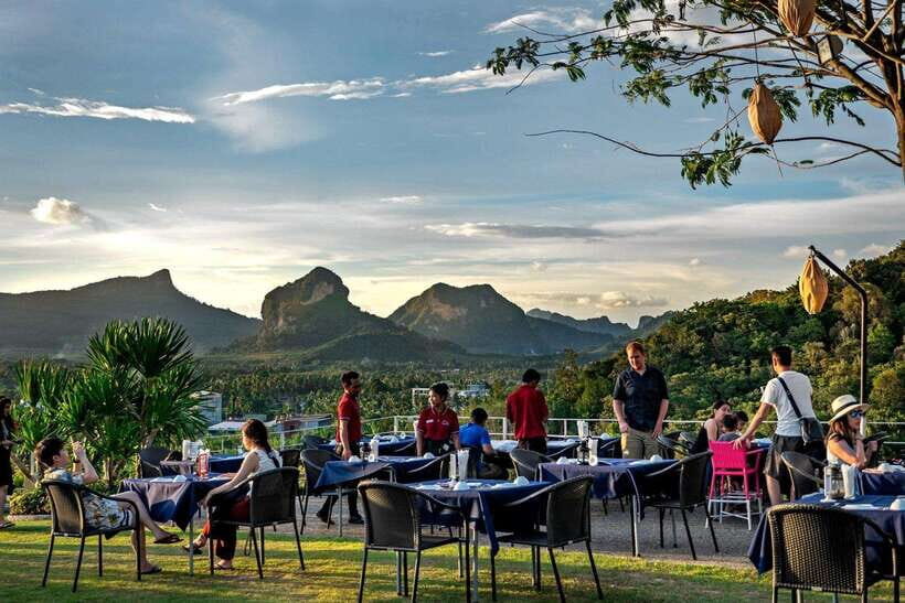 Krabi: The Hilltop Aonang Food & Beverage Packages - Food quality: Thai flavors and fresh seafood that actually satisfy