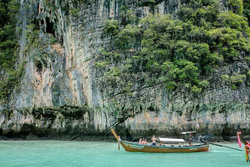 Phi Phi : Half Day By Speed Boat 4 hours Phi Phi Lay - Maya Bay: the iconic beach with guided context and free time