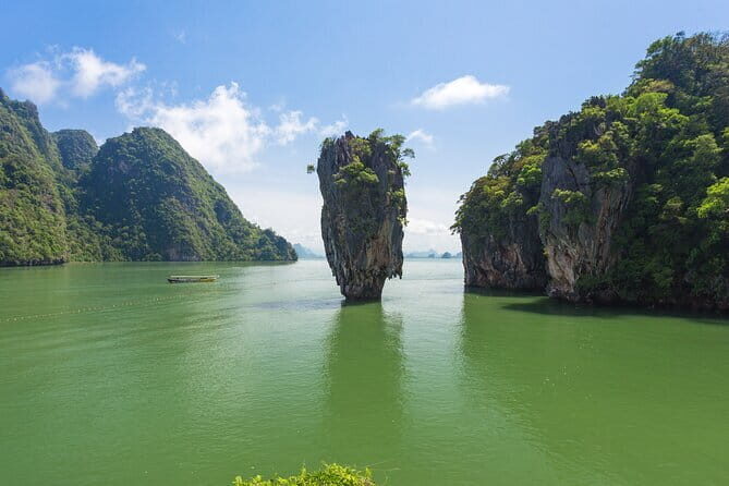 Premium Phi Phi Ferry: Island Tour & Lunch - Gold vs Silver vs Economy: what your extra money buys